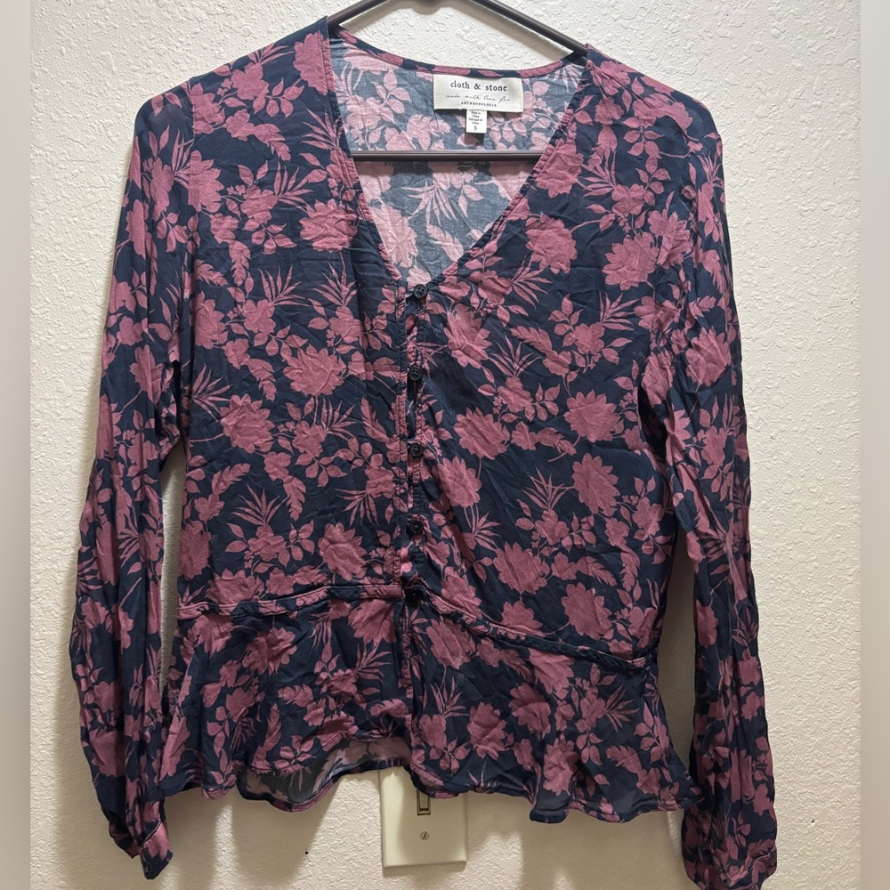 Cloth & Stone Anthropologie Navy Floral Long Sleeve Button-Up Blouse